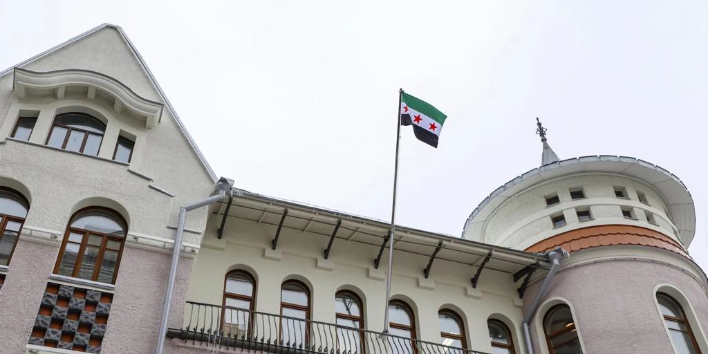 Rusia anuncia una evacuación parcial de sus diplomáticos en Siria tras la caída de Al Assad