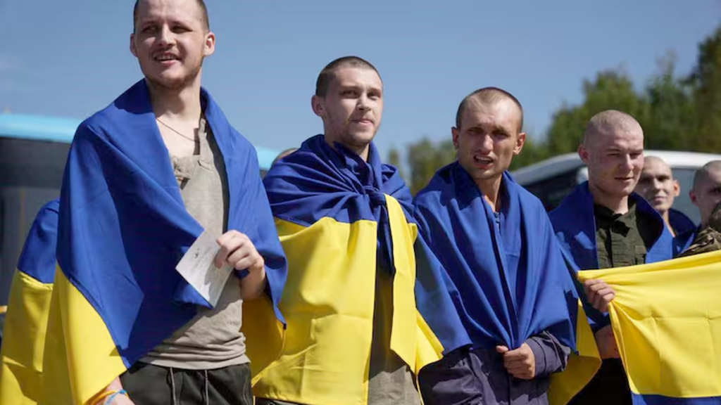 Rusia y Ucrania intercambiaron 300 soldados prisioneros en la víspera de Año Nuevo