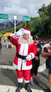 Santa estuvo en la Cota Mil como es tradición