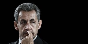 Sarkozy acepta una pulsera electrónica de vigilancia para evitar la cárcel