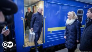 Scholz llega a Kiev para reafirmar su apoyo a Ucrania – DW – 02/12/2024