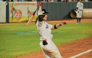 Simón Muzziotti fue el héroe de las Águilas en el último juego ante Caracas - AlbertoNews