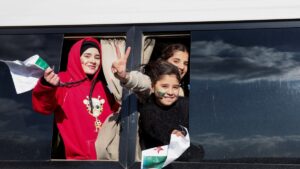 Sirios celebran el derrocamiento del presidente Assad