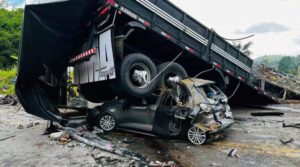 Suben a 41 los muertos en un accidente de tres vehículos en Brasil - AlbertoNews