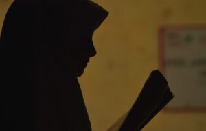 Talibanes prohíben ventanas con vista a mujeres en Afganistán