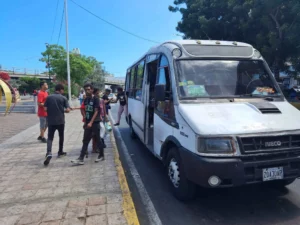 Transportistas de La Guaira buscarán alternativas para dar vuelto de Bs. 18 - AlbertoNews