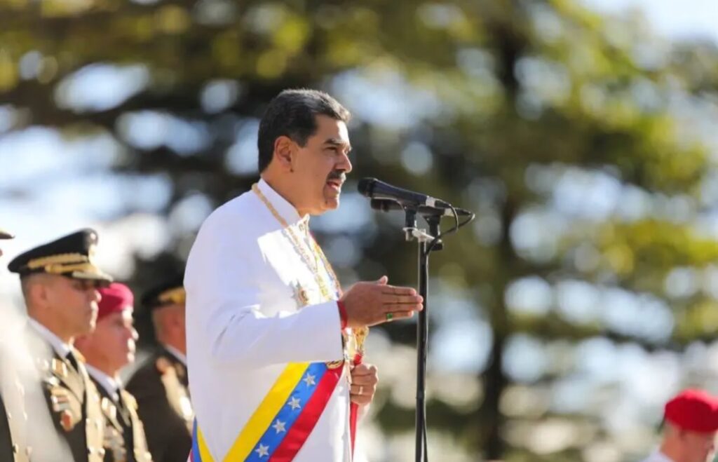 Tras la caída del régimen en Siria, Maduro advierte: “no se equivoquen jamás”