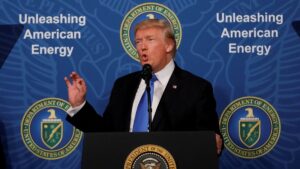 Trump abordará el fin de programas de vacunación infantil con RFK Jr