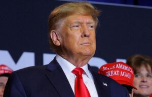 Trump amenaza con una "dura política económica" para Venezuela si no aceptan retorno de migrantes indocumentados