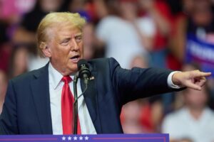Trump anuncia a su embajador en Panamá e insiste en la "estafa" del canal