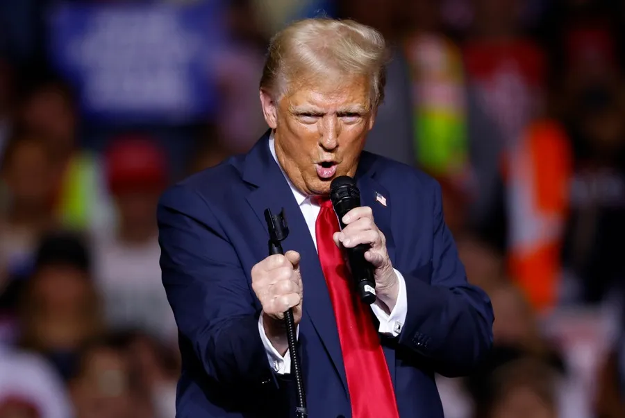 Trump se opone a que compañías extranjeras inviertan en la automatización de los puertos - AlbertoNews