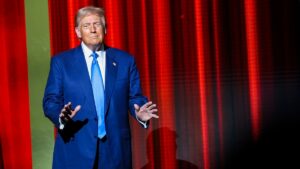 Trump viaja a París para la reapertura de la catedral de Notre Dame y para reunirse con Macron