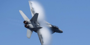 Un avión de combate estadounidense es derribado por «fuego amigo» sobre el mar Rojo