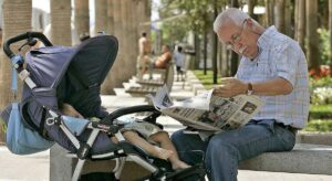 Un pensionista recupera más de 12.000 euros tras la denegación del complemento por maternidad