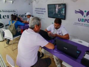 Un recorrido por Colombia en autobús para ayudar a encontrar a personas desaparecidas | Regiones | Economía