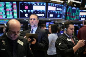 Wall Street cierra mixto, pero el Nasdaq renueva récord antes de la reunión de la Fed - AlbertoNews