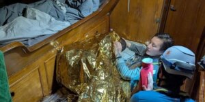 Yasmine, la náufraga de 11 años que sobrevivió al Mediterráneo termina en un centro de menores siciliano