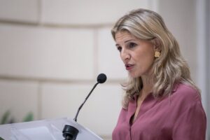Yolanda Díaz pide a Fiscalía impugnar un convenio de Madrid por restringir el derecho de protesta de empleados públicos