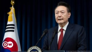 Yoon pide perdón por ley marcial, dimisión es "inevitable" – DW – 07/12/2024