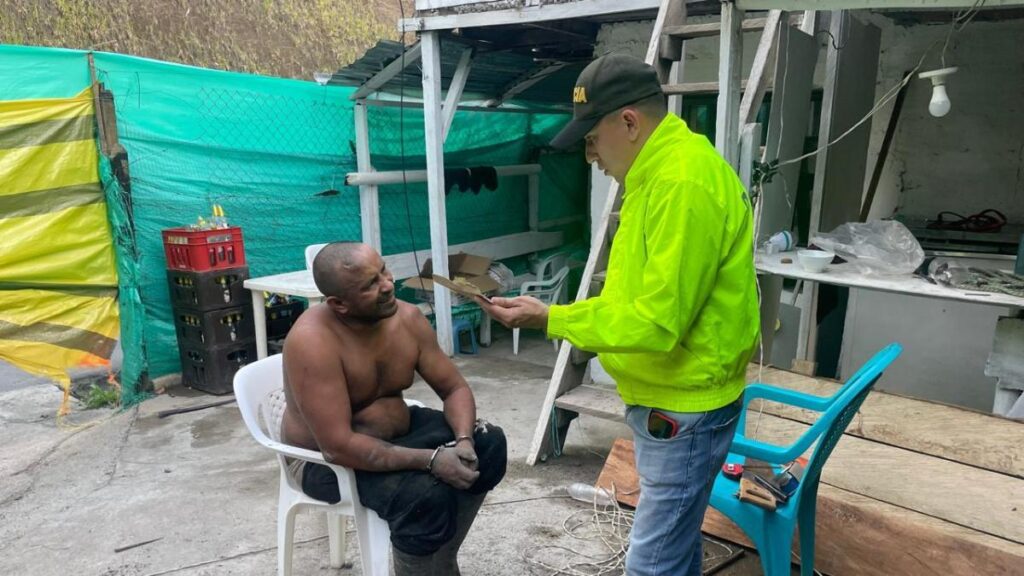 capturan al presunto feminicida de una joven en Medellín