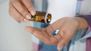 docentes denuncian desabastecimiento de medicamentos por deudas millonarias