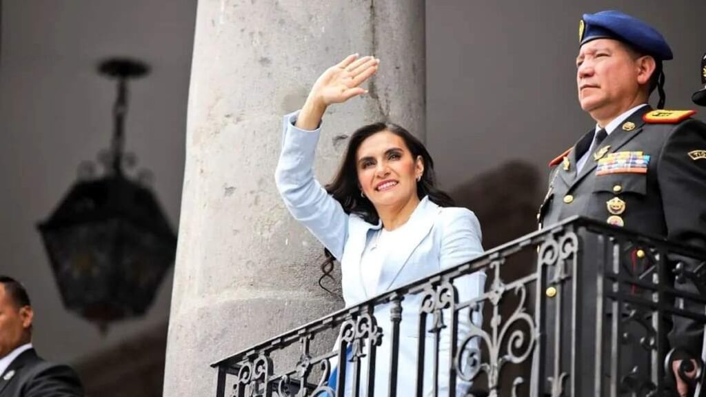 el Ministerio de Trabajo tuvo que pedir disculpas por suspender a la vicepresidenta Veronica Abad