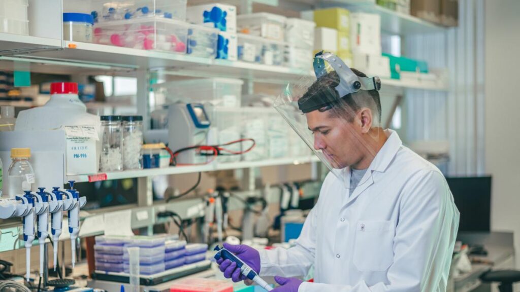 el colombiano que descubrió gen por la sordera en Estados Unidos