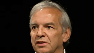 el ministro de Hacienda renunció tras denuncia de corrupción