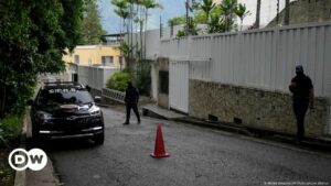 gendarme argentino “está recluido en Caracas” – DW – 29/12/2024