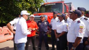 grúa cayó de edificio y dejó tres heridos graves