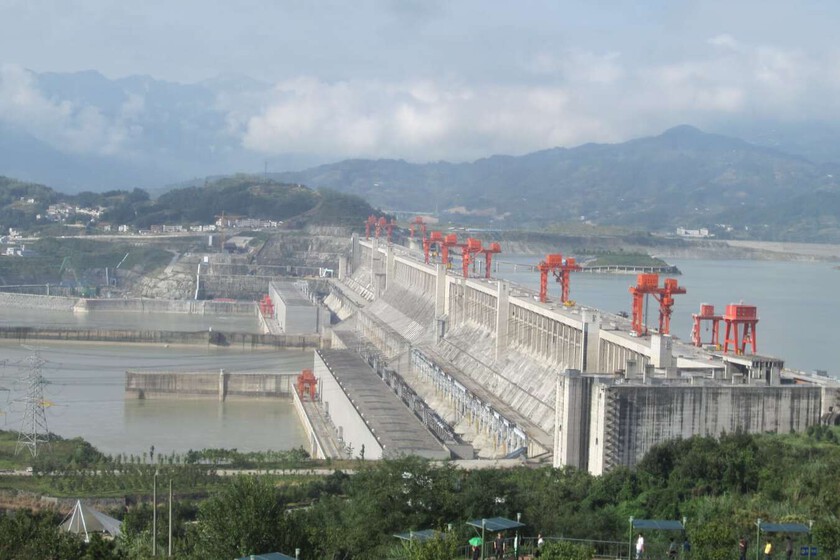 una central hidroeléctrica en el sitio más controvertido posible
