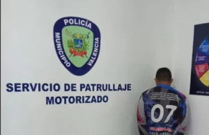 una mujer y ocho hombres que se encontraban solicitados