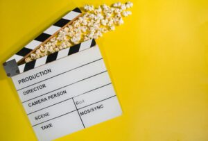 ¿Dónde ver las películas y series nominadas para la primera entrega de premios de 2025?