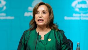 ¿Importa que presidenta Boluarte de Perú se haya operado la nariz en secreto? Juristas creen que sí