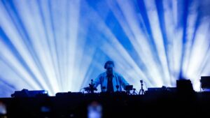 12.000 fanáticos se gozaron la fiesta electrónica del DJ en Bogotá