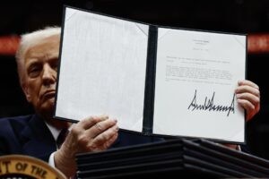 Trump se topa con la Constitución en su ansia por reformar el sistema migratorio