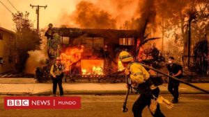 3 claves para entender por qué los incendios de Los Ángeles "son los más destructivos" en la historia de la ciudad