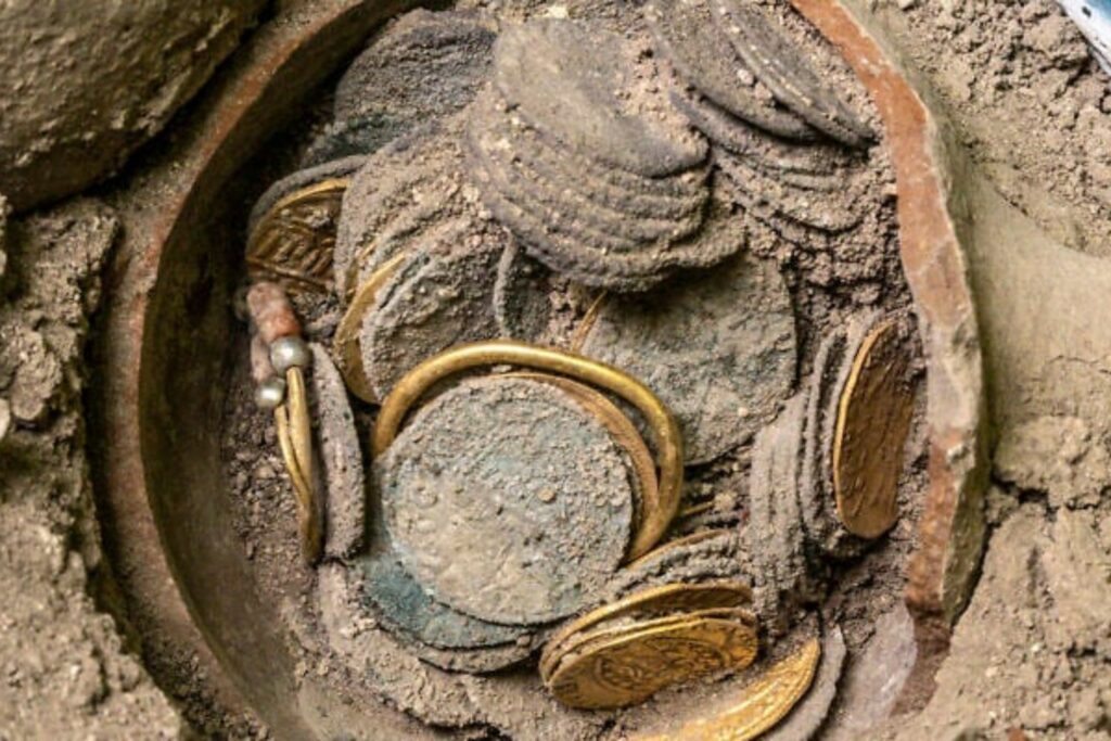 Un tesoro medieval en Galilea: 364 monedas de oro y plata que revelan la conexión entre Oriente y Occidente
