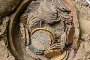 Un tesoro medieval en Galilea: 364 monedas de oro y plata que revelan la conexión entre Oriente y Occidente