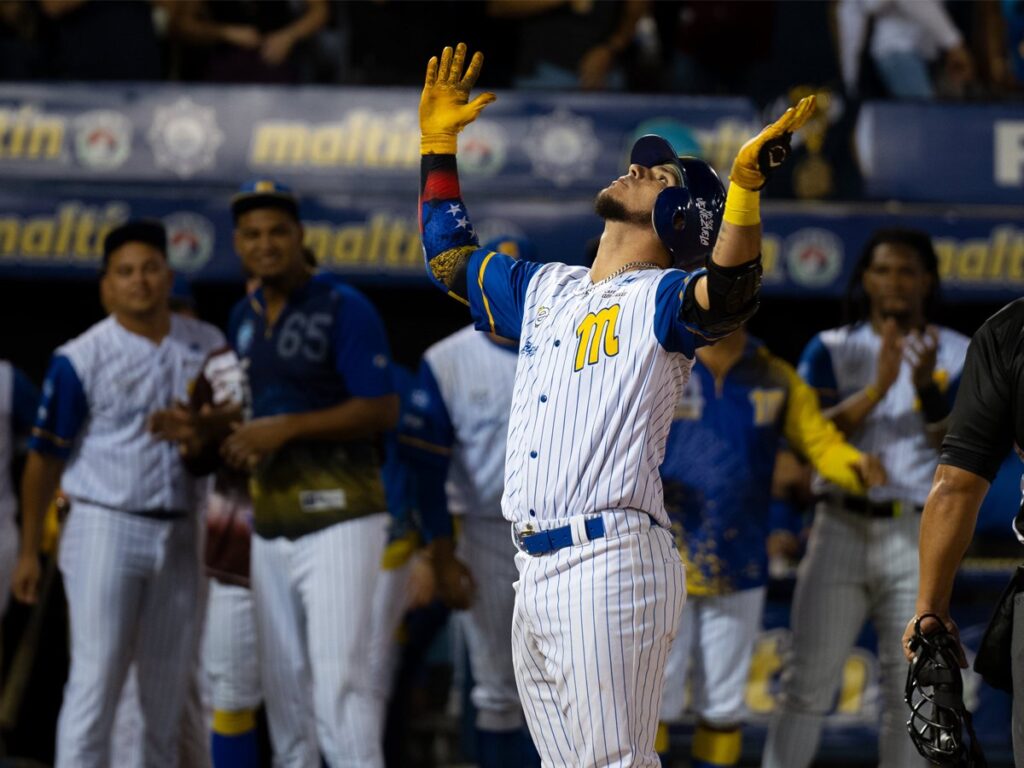 Alberth Martínez cortó en seco el vuelo de Cardenales