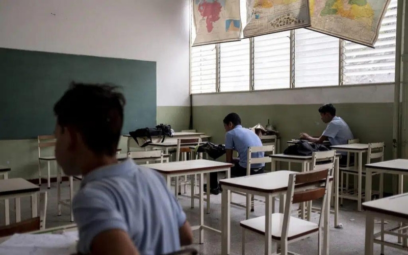 Alumnos volverán a las aulas el martes 7E