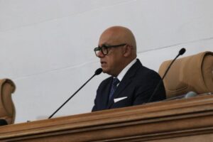 Amenazan a extranjeros y opositores que pretendan entrar al país