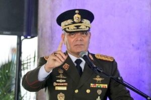 Sebastiana Barráez Contundente reclamo de un militar venezolano en retiro a Padrino López “No queremos una bolsa de alimentos, sino una pensión digna”