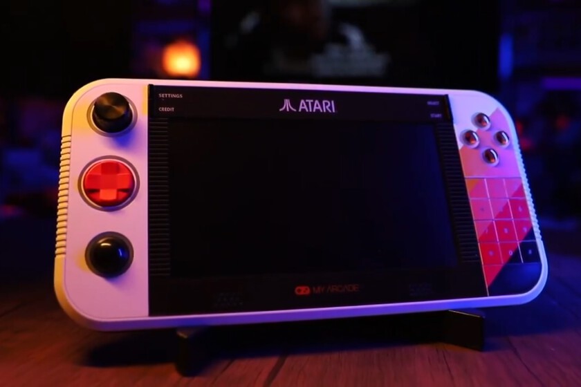 Atari se adelanta a Nintendo y presenta la Gamestation Go, la portátil con Paddle, Trak-Ball y hasta teclado numérico
