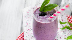 Batido natural para dormir mejor por la noche: ingredientes y cómo prepararlo
