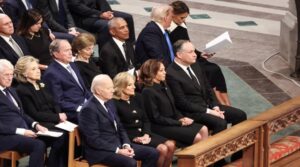 Biden, Kamala Harris, Trump y Obama juntos en funeral de Carter