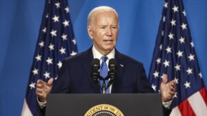 Biden asegura haber "sentado las bases" para que Trump "proteja" a Ucrania
