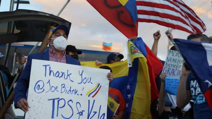 Biden extiende permiso migratorio TPS para 600 mil venezolanos
