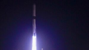 Blue Origin, la empresa espacial de Bezos, lanza cohete New Glenn en primer vuelo de prueba
