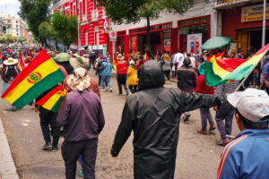 Bolivia en crisis: el dólar escasea y las reservas se desploman
